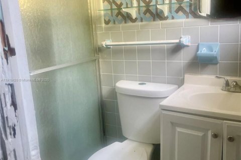 Casa en venta en Hollywood, Florida, 3 dormitorios, 160.35 m2 № 1973200 - foto 5