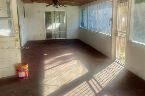 Casa en venta en Hollywood, Florida, 3 dormitorios, 160.35 m2 № 1973200 - foto 11