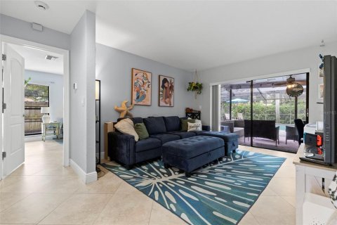 Villa ou maison à vendre à Tampa, Floride: 4 chambres, 176.42 m2 № 1910219 - photo 9