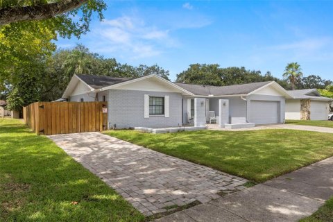 Villa ou maison à vendre à Tampa, Floride: 4 chambres, 176.42 m2 № 1910219 - photo 3