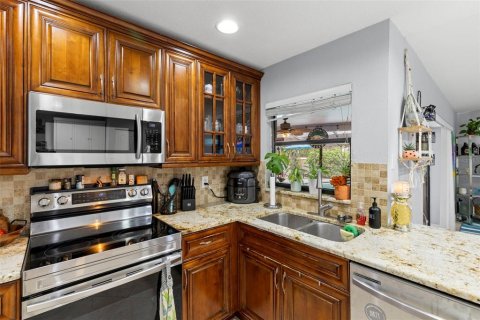 Villa ou maison à vendre à Tampa, Floride: 4 chambres, 176.42 m2 № 1910219 - photo 16