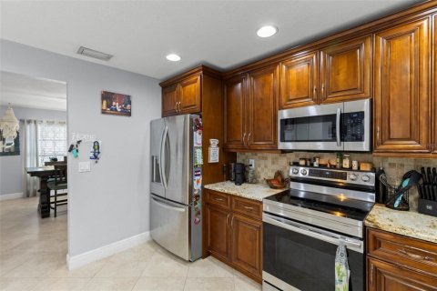 Villa ou maison à vendre à Tampa, Floride: 4 chambres, 176.42 m2 № 1910219 - photo 19