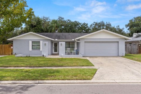 Villa ou maison à vendre à Tampa, Floride: 4 chambres, 176.42 m2 № 1910219 - photo 1