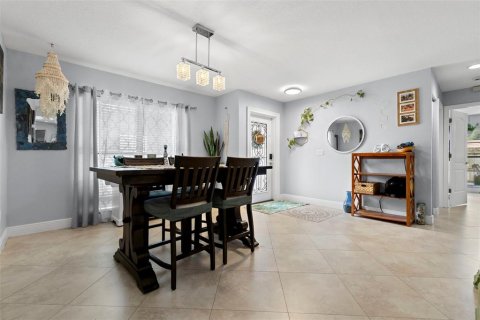Villa ou maison à vendre à Tampa, Floride: 4 chambres, 176.42 m2 № 1910219 - photo 14