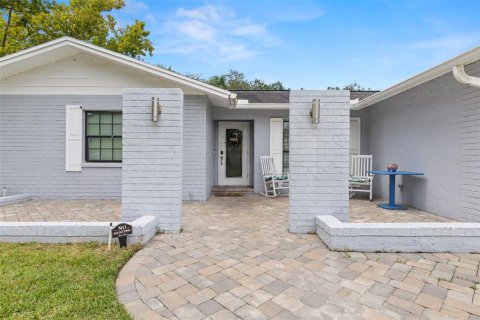 Villa ou maison à vendre à Tampa, Floride: 4 chambres, 176.42 m2 № 1910219 - photo 4
