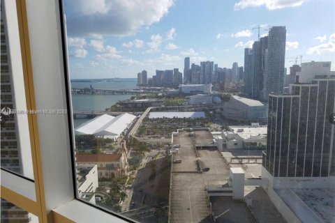 Copropriété à louer à Miami, Floride: 2 chambres, 97.36 m2 № 1985591 - photo 8