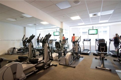 Copropriété à louer à Miami, Floride: 2 chambres, 97.36 m2 № 1985591 - photo 16
