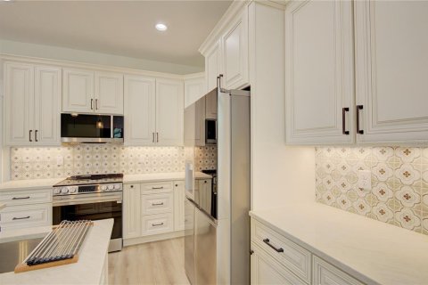 House in Mount Dora, Florida 4 bedrooms, 190.64 sq.m. № 2107956 - photo 14