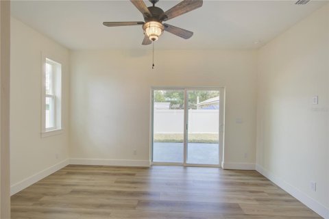 House in Mount Dora, Florida 4 bedrooms, 190.64 sq.m. № 2107956 - photo 26