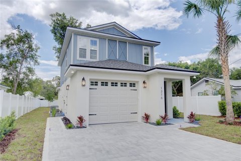 House in Mount Dora, Florida 4 bedrooms, 190.64 sq.m. № 2107956 - photo 2
