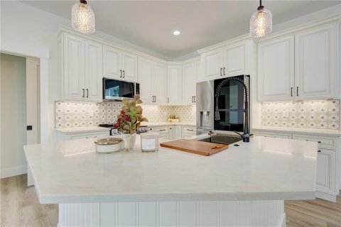 House in Mount Dora, Florida 4 bedrooms, 190.64 sq.m. № 2107956 - photo 10