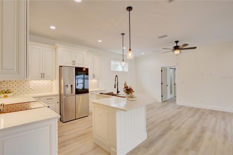 House in Mount Dora, Florida 4 bedrooms, 190.64 sq.m. № 2107956 - photo 23