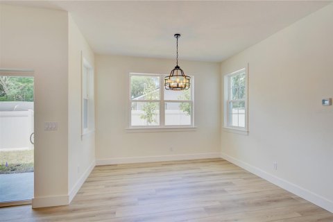 House in Mount Dora, Florida 4 bedrooms, 190.64 sq.m. № 2107956 - photo 19