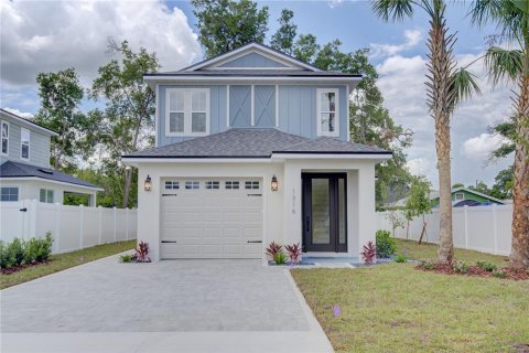 House in Mount Dora, Florida 4 bedrooms, 190.64 sq.m. № 2107956