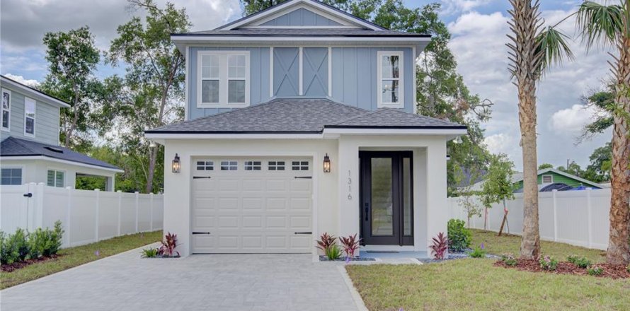 House in Mount Dora, Florida 4 bedrooms, 190.64 sq.m. № 2107956