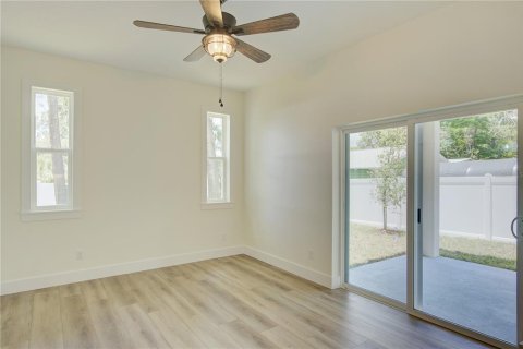 House in Mount Dora, Florida 4 bedrooms, 190.64 sq.m. № 2107956 - photo 25