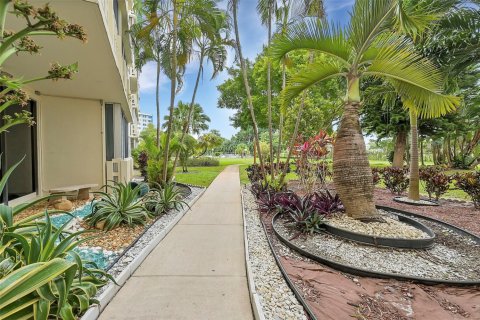 Condominio en venta en Hollywood, Florida, 2 dormitorios, 119.29 m2 № 964002 - foto 1
