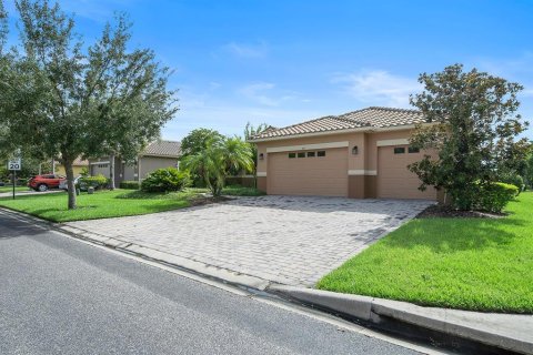 Villa ou maison à vendre à Kissimmee, Floride: 3 chambres, 239.69 m2 № 1751000 - photo 2