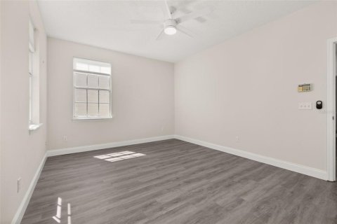 House in Kissimmee, Florida 4 bedrooms, 179.77 sq.m. № 1792078 - photo 25