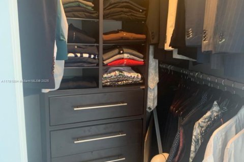 Copropriété à louer à Miami, Floride: 2 chambres, 121.98 m2 № 2001252 - photo 17