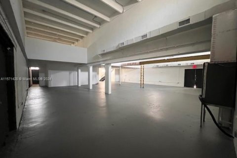 Commercial property in Miami, Florida № 1763337 - photo 28