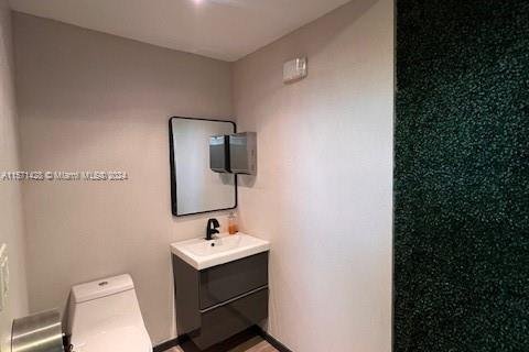 Commercial property in Miami, Florida № 1763337 - photo 18