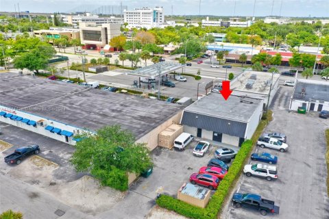 Commercial property in Miami, Florida № 1763337 - photo 5