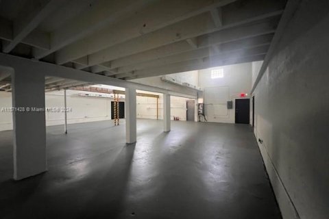 Commercial property in Miami, Florida № 1763337 - photo 19