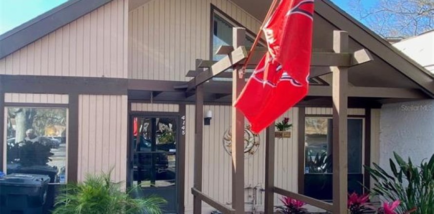 Adosado en Tampa, Florida 3 dormitorios, 131.64 m2 № 1905742