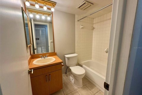 Adosado en alquiler en Tampa, Florida, 3 dormitorios, 131.64 m2 № 1905742 - foto 13