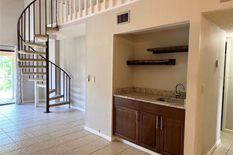 Adosado en alquiler en Tampa, Florida, 3 dormitorios, 131.64 m2 № 1905742 - foto 4