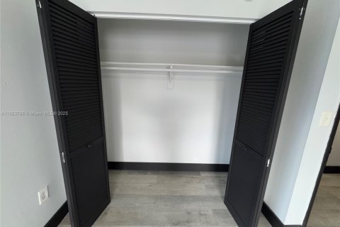 Appartement à louer à Miami, Floride: 2 chambres, 69.68 m2 № 1895700 - photo 20