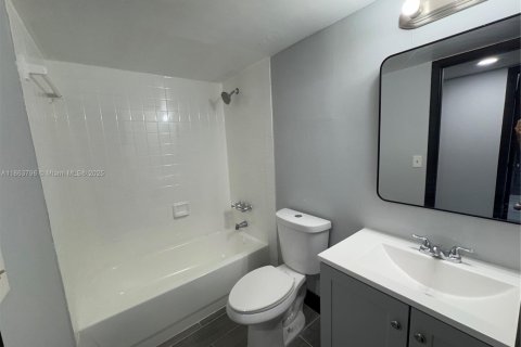 Appartement à louer à Miami, Floride: 2 chambres, 69.68 m2 № 1895700 - photo 12