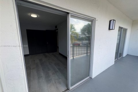 Appartement à louer à Miami, Floride: 2 chambres, 69.68 m2 № 1895700 - photo 25