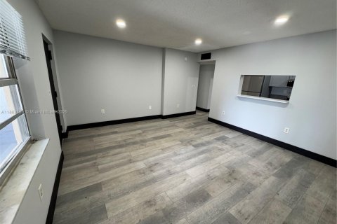 Appartement à louer à Miami, Floride: 2 chambres, 69.68 m2 № 1895700 - photo 5
