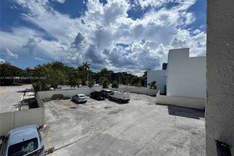 Appartement à louer à Miami, Floride: 2 chambres, 69.68 m2 № 1895700 - photo 4