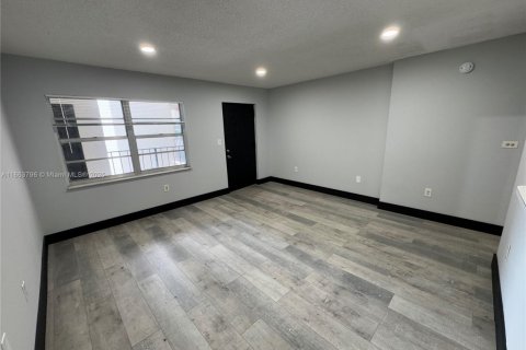 Appartement à louer à Miami, Floride: 2 chambres, 69.68 m2 № 1895700 - photo 6