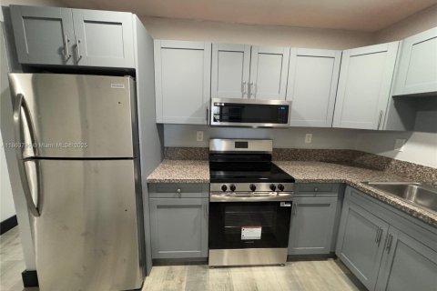 Appartement à louer à Miami, Floride: 2 chambres, 69.68 m2 № 1895700 - photo 11