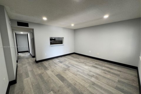 Appartement à louer à Miami, Floride: 2 chambres, 69.68 m2 № 1895700 - photo 1