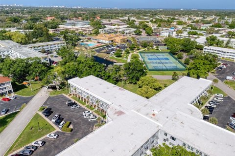 Copropriété à louer à Clearwater, Floride: 2 chambres, 130.06 m2 № 2111513 - photo 4