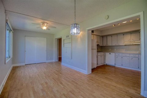 Copropriété à louer à Clearwater, Floride: 2 chambres, 130.06 m2 № 2111513 - photo 22