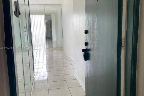 Condo in Miami, Florida, 1 bedroom  № 2030941