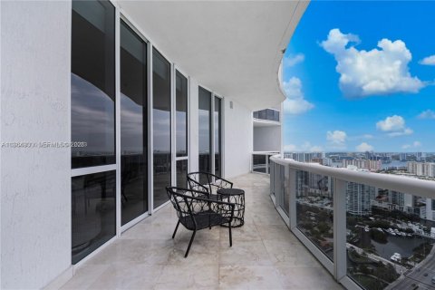 Appartement à louer à Sunny Isles Beach, Floride: 3 chambres, 182.27 m2 № 2028929 - photo 22