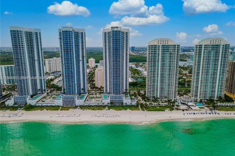 Appartement à louer à Sunny Isles Beach, Floride: 3 chambres, 182.27 m2 № 2028929 - photo 15