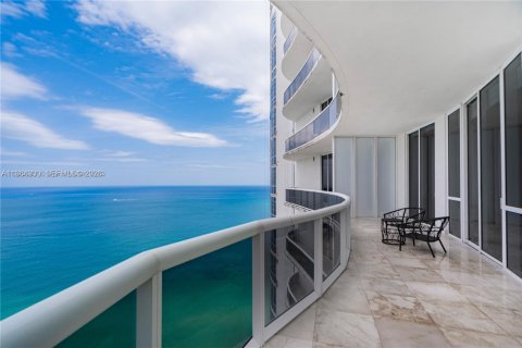 Appartement à louer à Sunny Isles Beach, Floride: 3 chambres, 182.27 m2 № 2028929 - photo 27