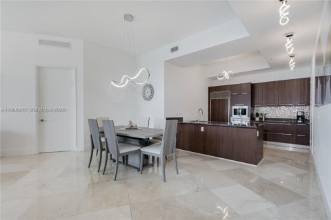 Appartement à louer à Sunny Isles Beach, Floride: 3 chambres, 182.27 m2 № 2028929 - photo 4