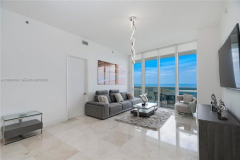 Appartement à louer à Sunny Isles Beach, Floride: 3 chambres, 182.27 m2 № 2028929 - photo 2