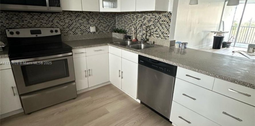 Condo à North Miami Beach, Floride, 2 chambres № 1747798