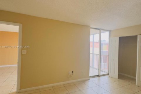 Copropriété à louer à Miami, Floride: 2 chambres, 74.32 m2 № 2067404 - photo 9