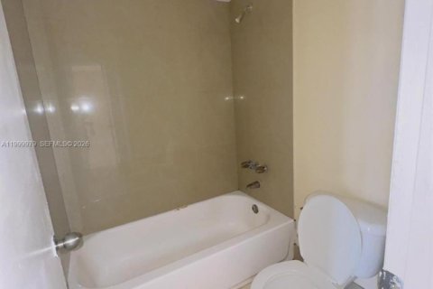 Copropriété à louer à Miami, Floride: 2 chambres, 74.32 m2 № 2067404 - photo 8